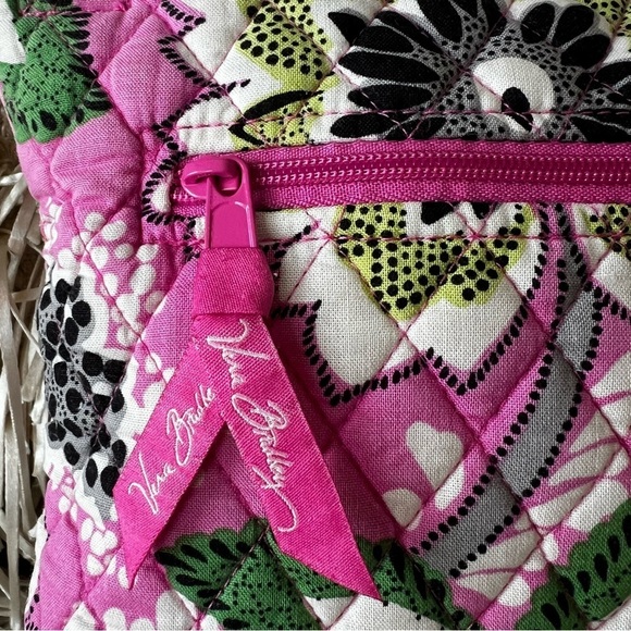 VERA BRADLEY Priscilla Pink Zip Hipster Crossbody Green Floral 2012 Quilted - Picture 8 of 15